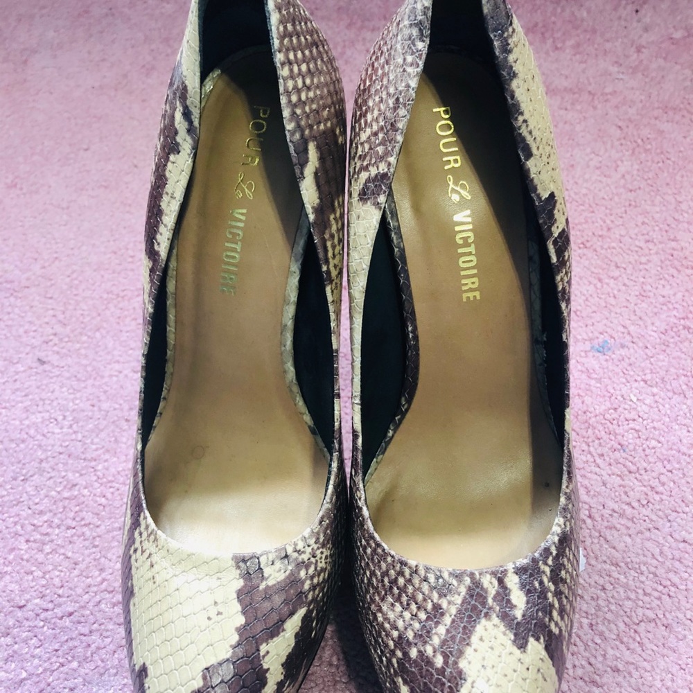 Pour la Victoire Platform Pump